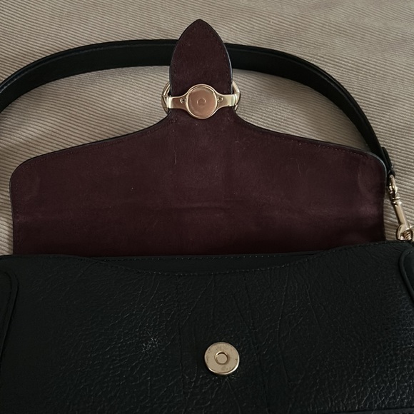 Coach shoulder bag 🖤📞 - Picture 4 of 6